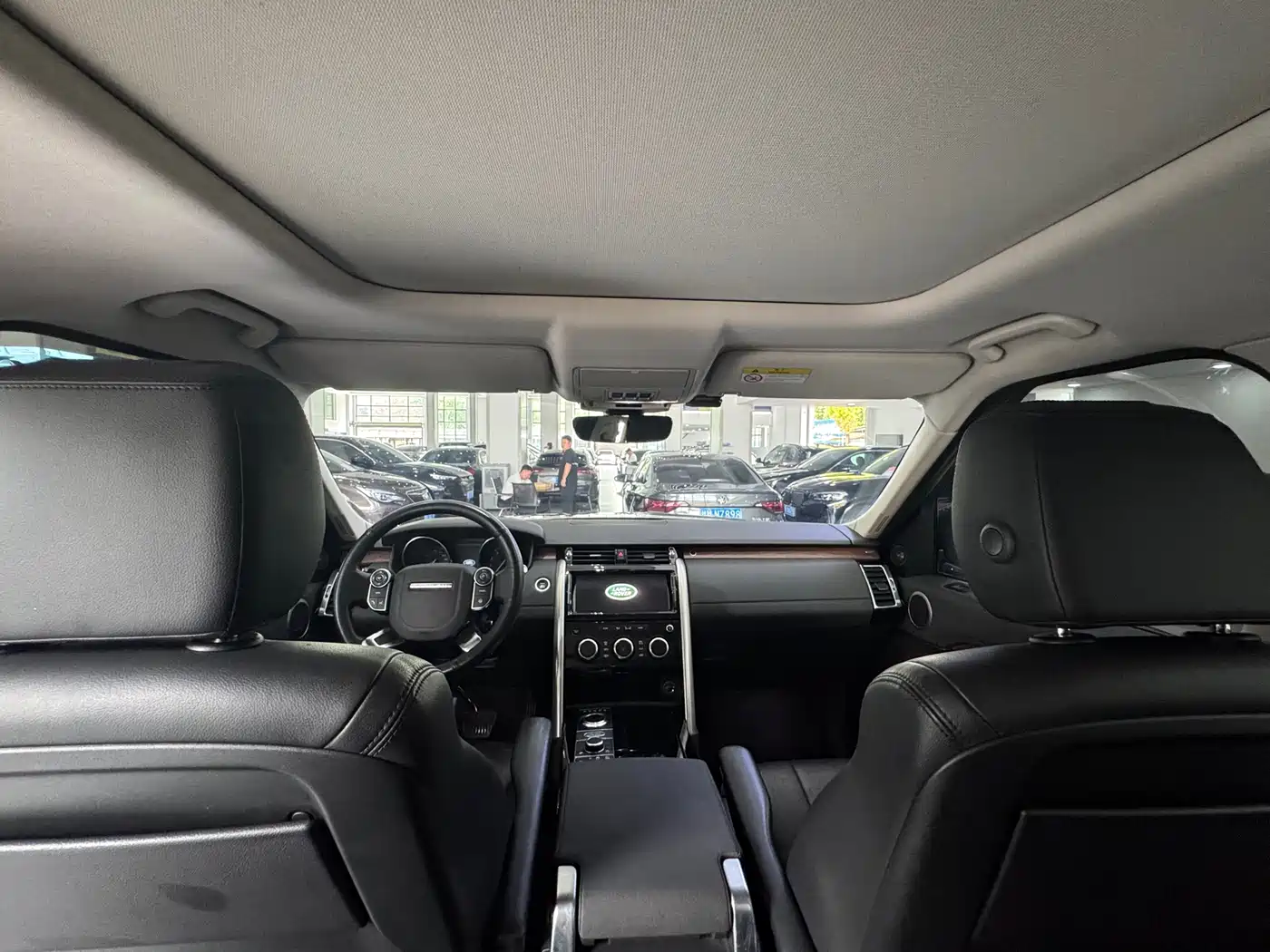 Land Rover Discovery 2017 3.0 SC V6 HSE фото 14