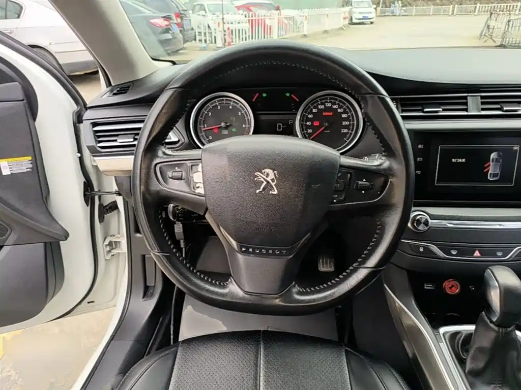 Peugeot 408 2016 1.6T Automatic Luxury Edition фото 11