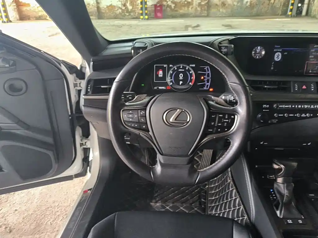 Lexus ES 2018 200 Excellence Edition China V фото 3