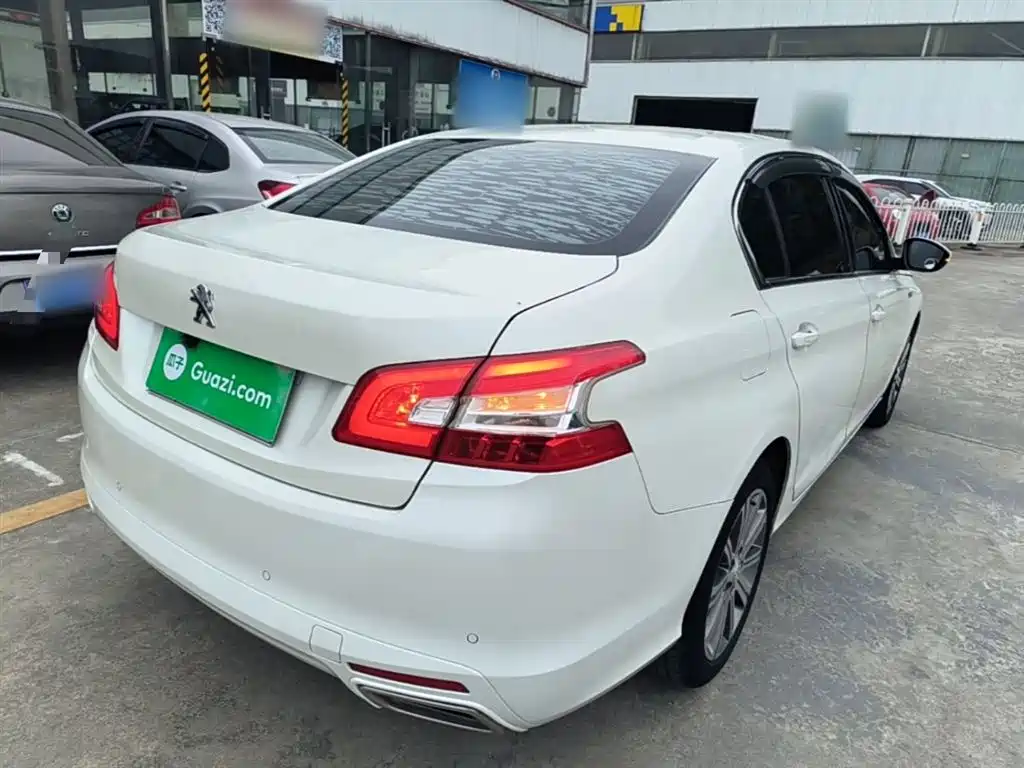 Peugeot 408 2016 1.6T Automatic Luxury Edition фото 7