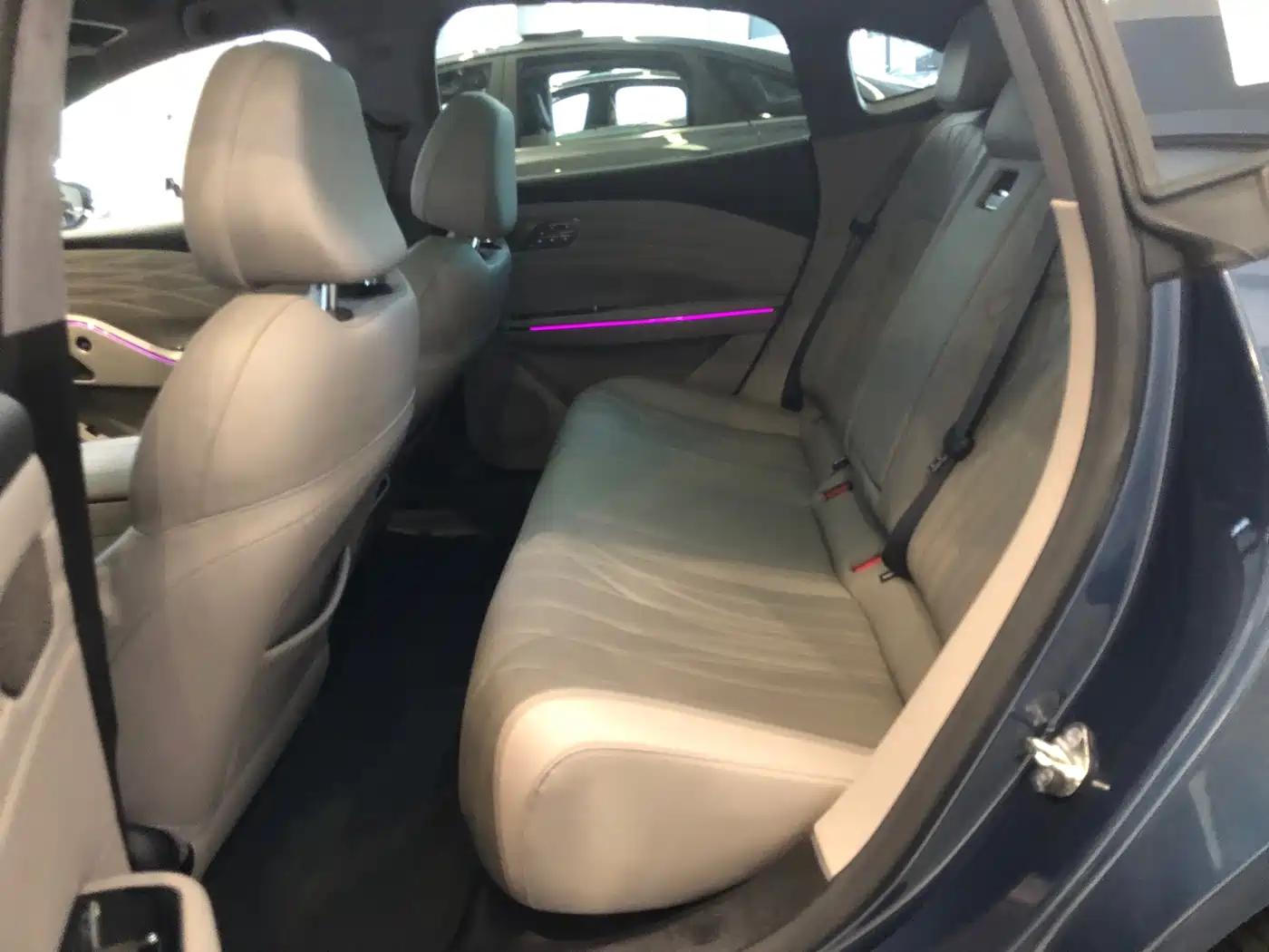 Geely Galaxy Galaxy Xingyao 8 2025 Model 130km EM-i Flagship Edition фото 7