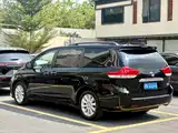Photo 6 - Toyota Sienna