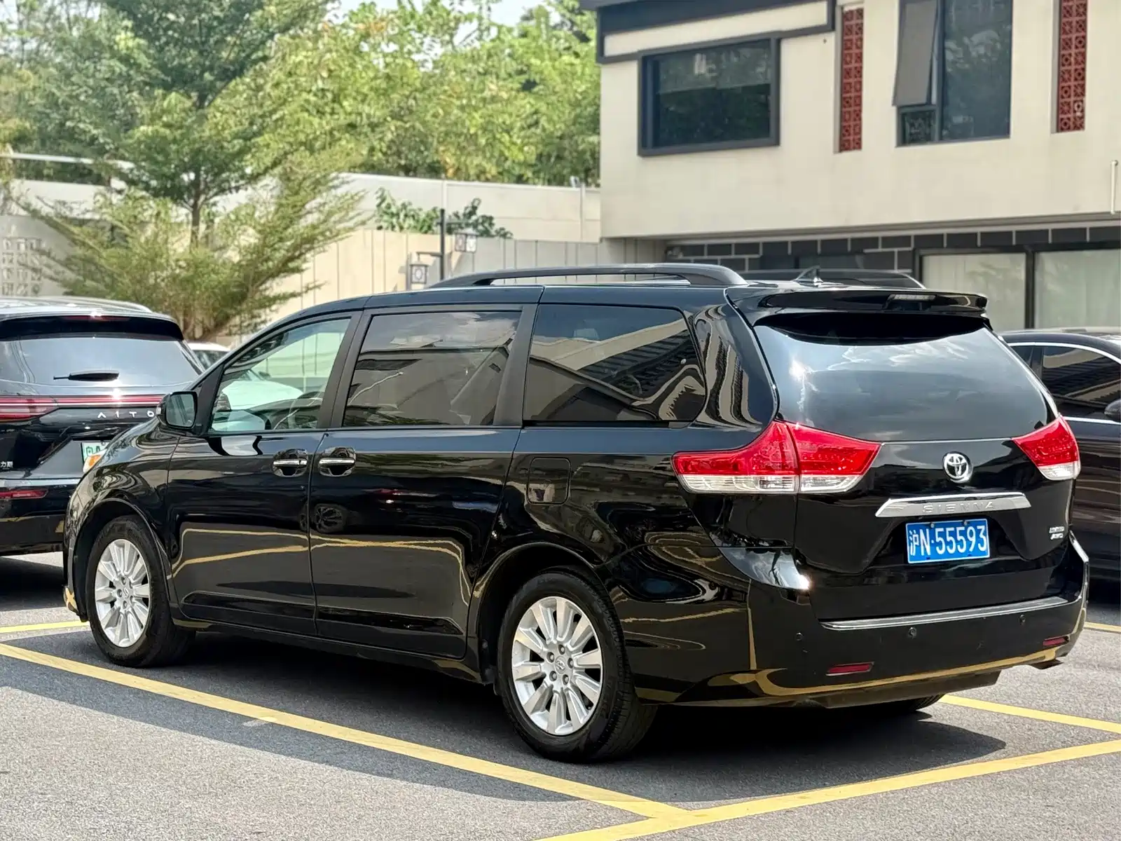 Photo 6 - Toyota Sienna