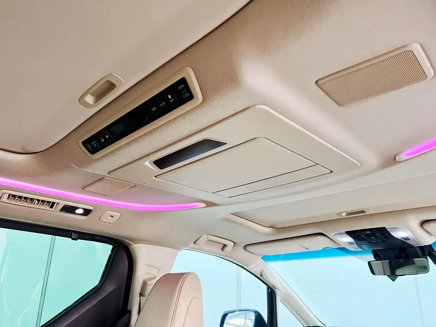 Toyota Vellfire 2019 Hybrid 2.5L HV Premium Edition фото 17