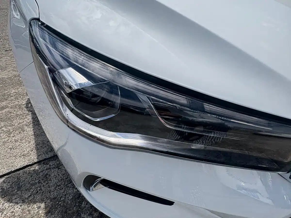 Фото 4 - Geely Emgrand
