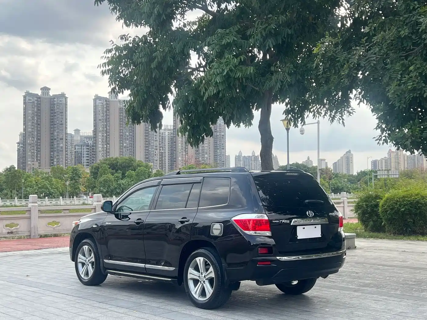 Toyota Highlander 2012 2.7L 2WD 7-Seater Luxury Edition фото 7