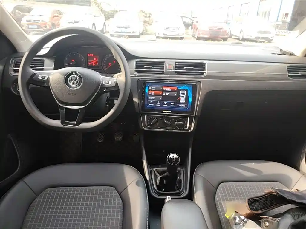 Volkswagen Santana 2018 1.5L Manual Comfort Edition фото 10