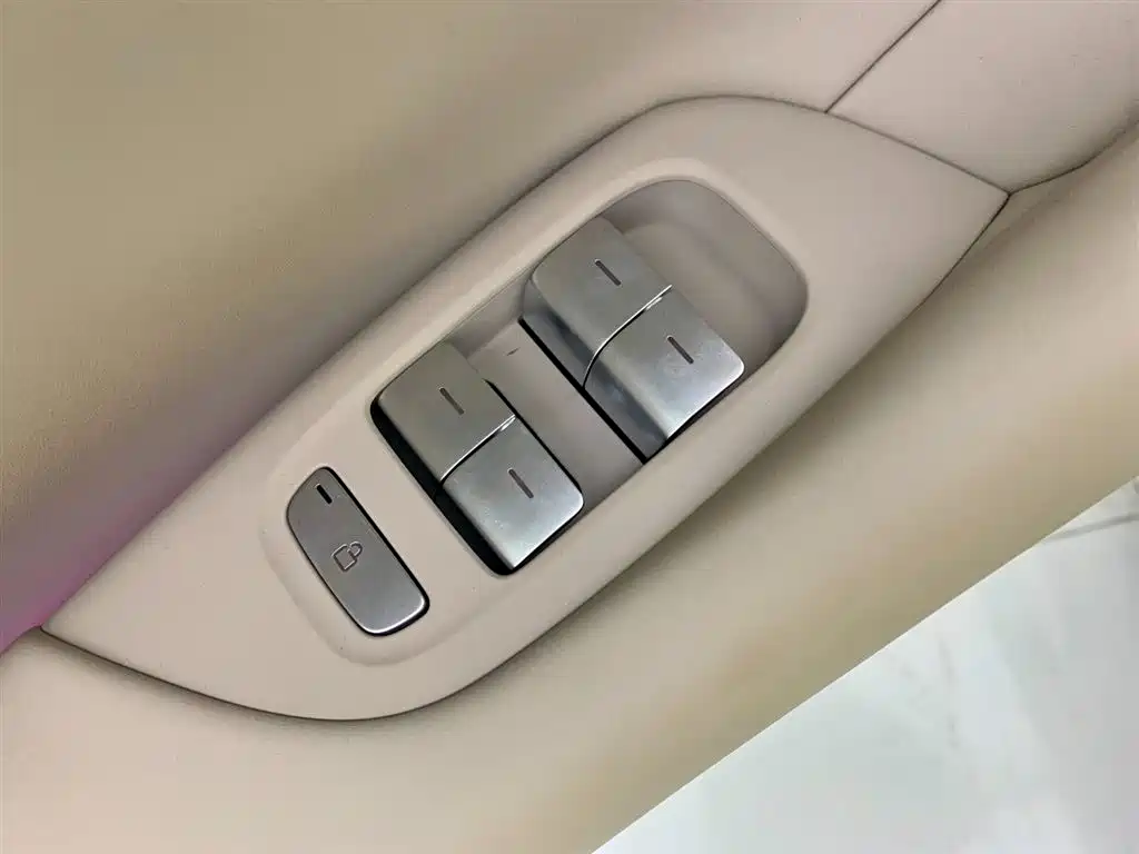 Xiaomi Auto Xiaomi YU7 2025 Extended Range RWD Edition фото 27