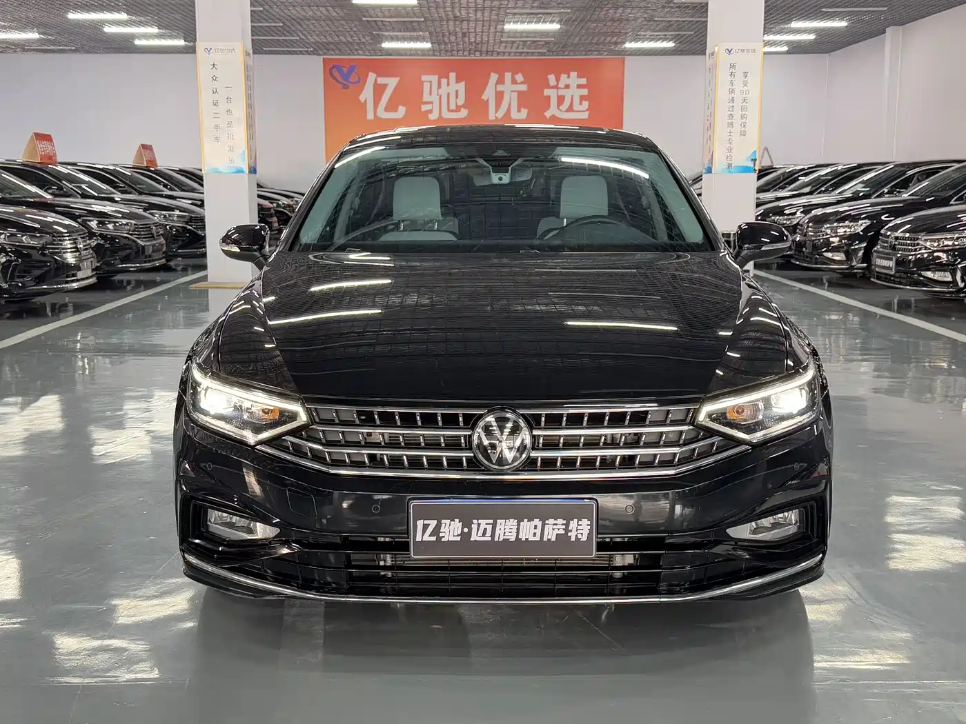 Volkswagen Magotan 2023 Model 2 Million Commemorative Edition 330TSI DSG Luxury фото 3