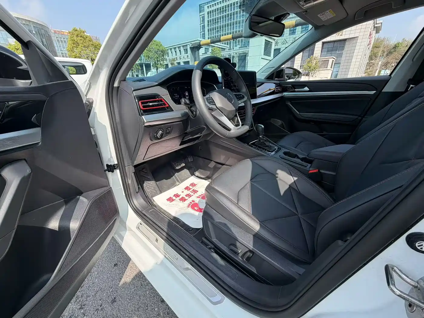 Volkswagen Lavida 2024 Model 1.5L Automatic Starlight 5 Million Edition фото 4