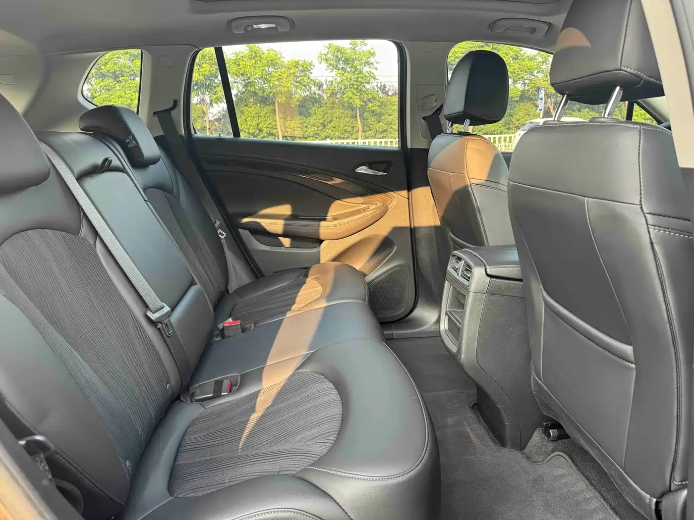 Фото 20 - Buick Envision Plus