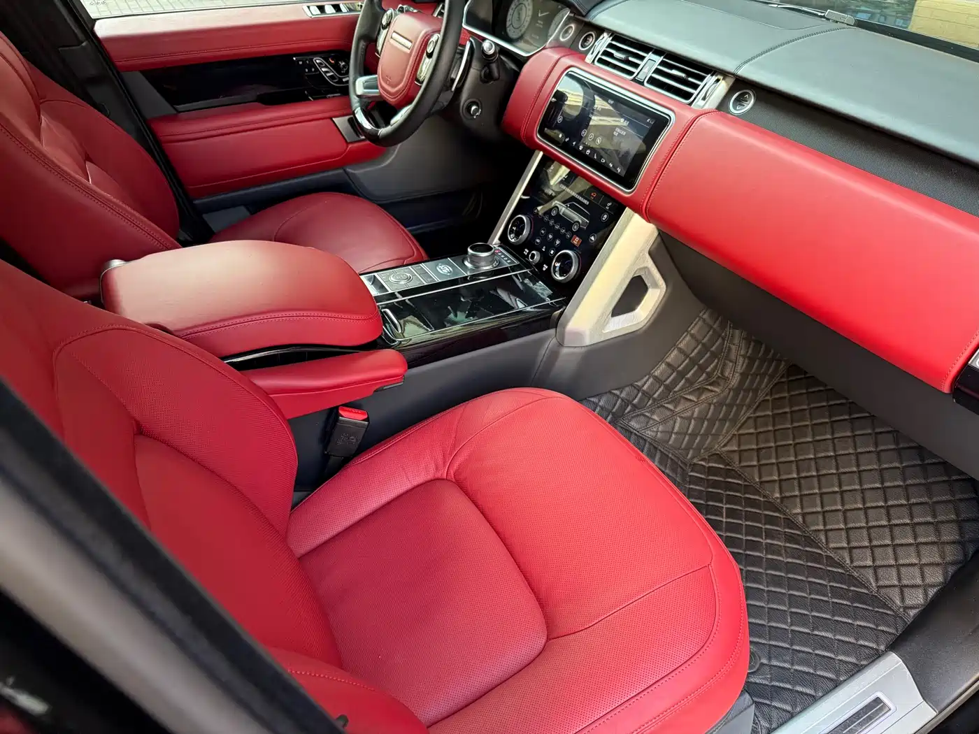Land Rover Range Rover 2022 3.0 L6 400PS Prestige Genesis Extended Edition фото 9