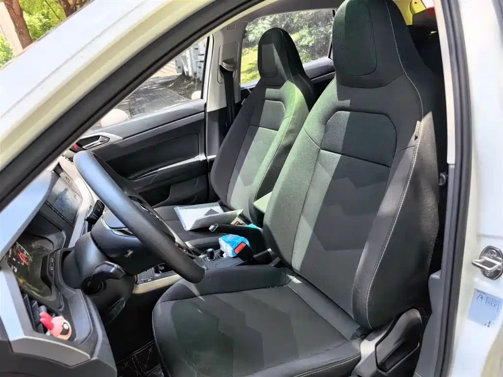 Volkswagen Polo 2019 Plus 1.5L Automatic Panorama Enjoyment Edition фото 8