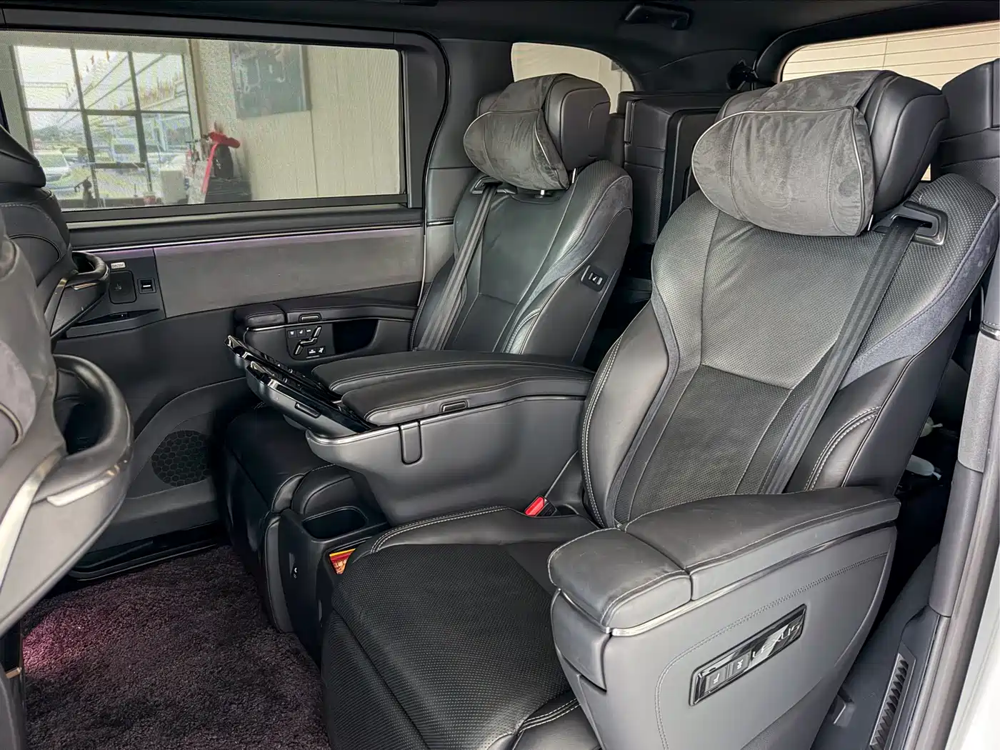Lexus LM 2023 500h 6-Seater Prestige Edition фото 9