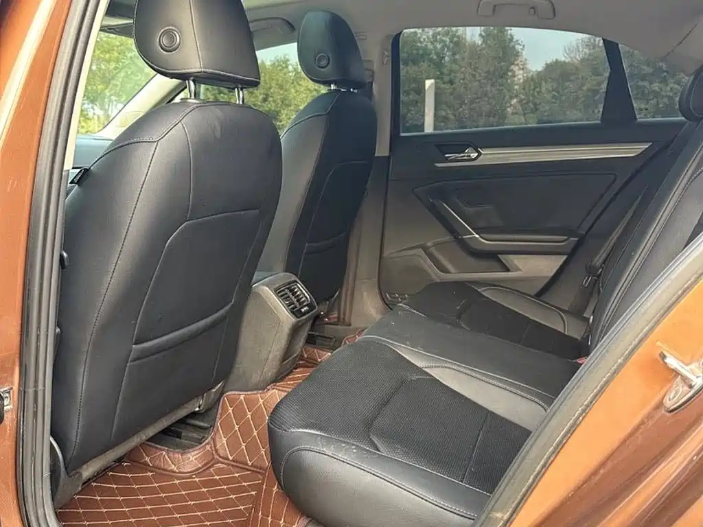 Volkswagen Lamando 2016 2015 330TSI DSG Comfort
