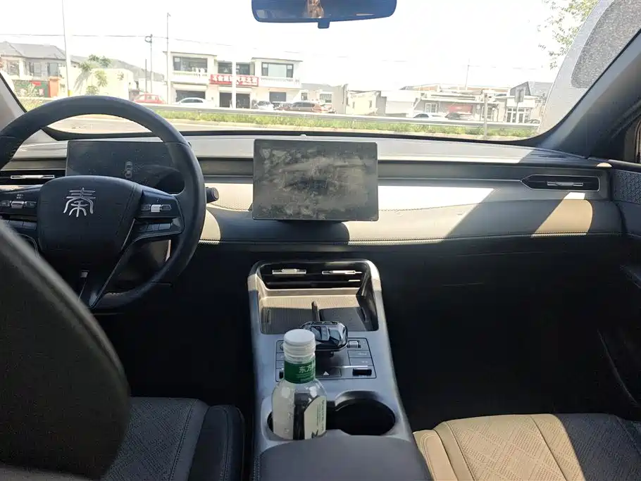 BYD Qin PLUS 2025 DM-i Smart Drive 55KM Leader фото 13
