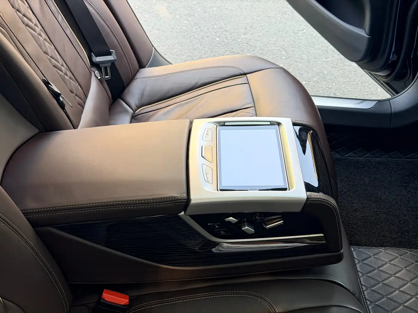 BMW 7 Series 2021 Model 730Li M Sport Package фото 22