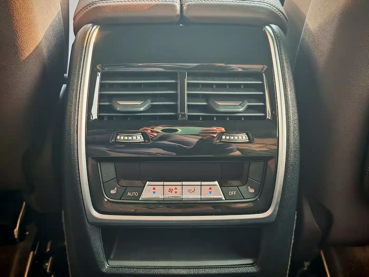 BMW X5 2023 xDrive 40Li Premium M Sport Black Night Package фото 16