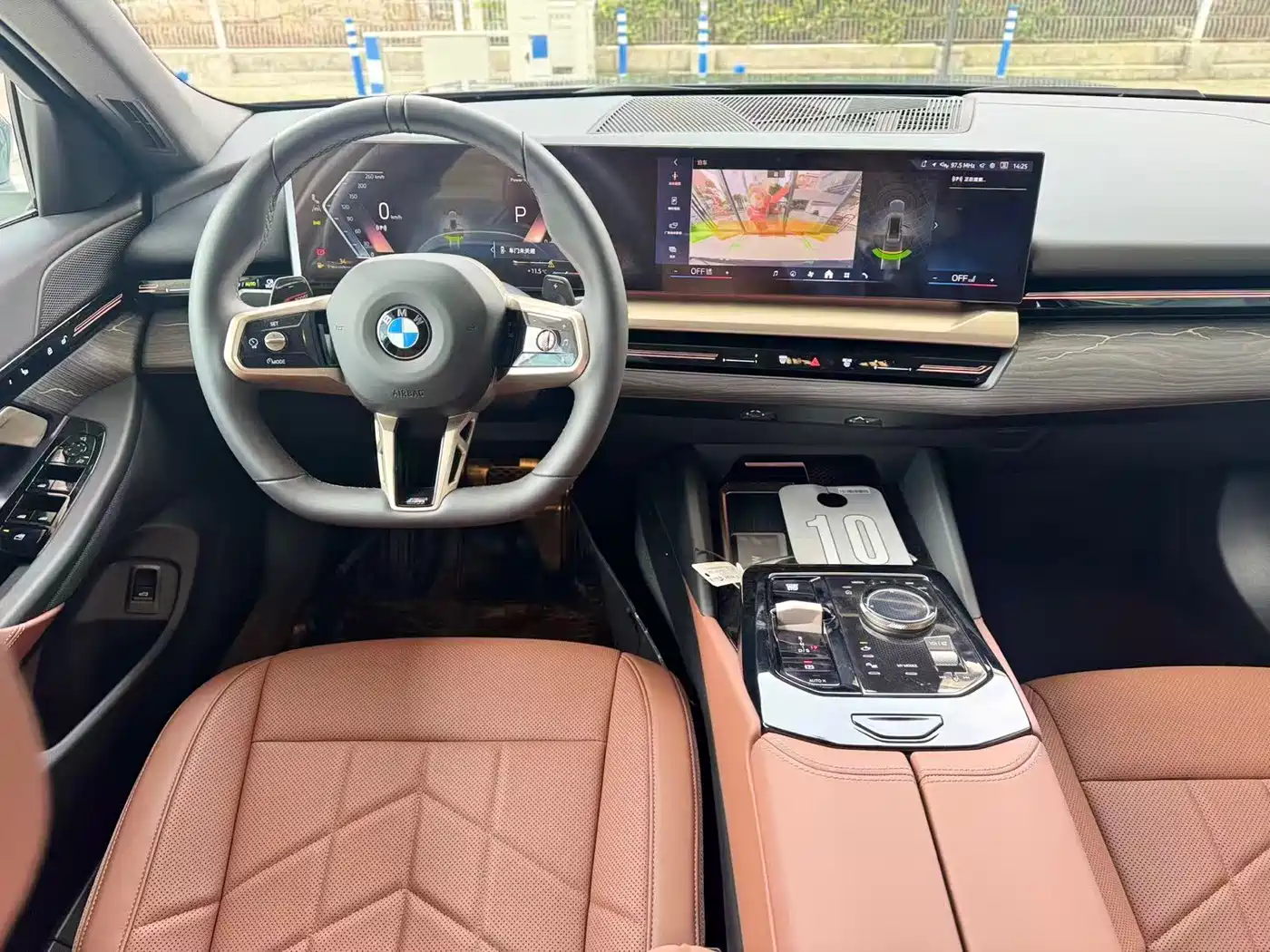 BMW 5 Series 2025 525Li M Sport Package фото 11