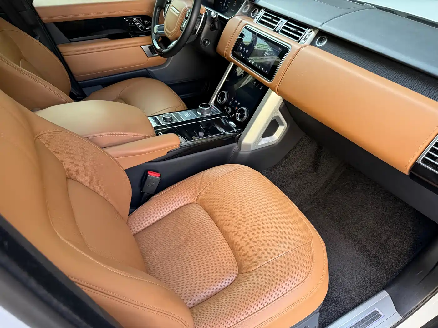 Land Rover Range Rover 2022 3.0 L6 400PS Prestige Genesis Extended Edition фото 9