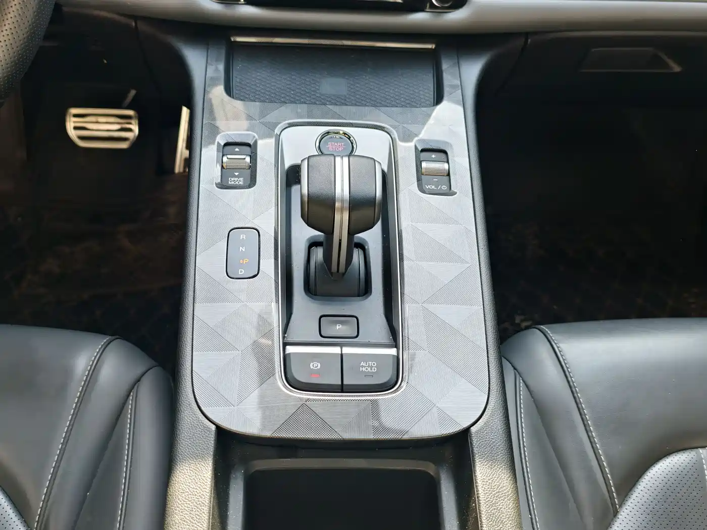 GAC Trumpchi Trumpchi Emkoo 2024 Model 270T DCT Shadow Leopard R-Style Edition фото 17