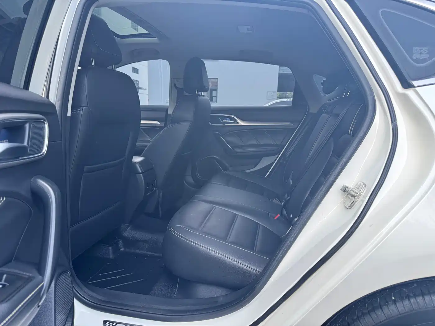 MG MG6 2017 2017 20T Automatic Luxury Smart Connect Version (China V)