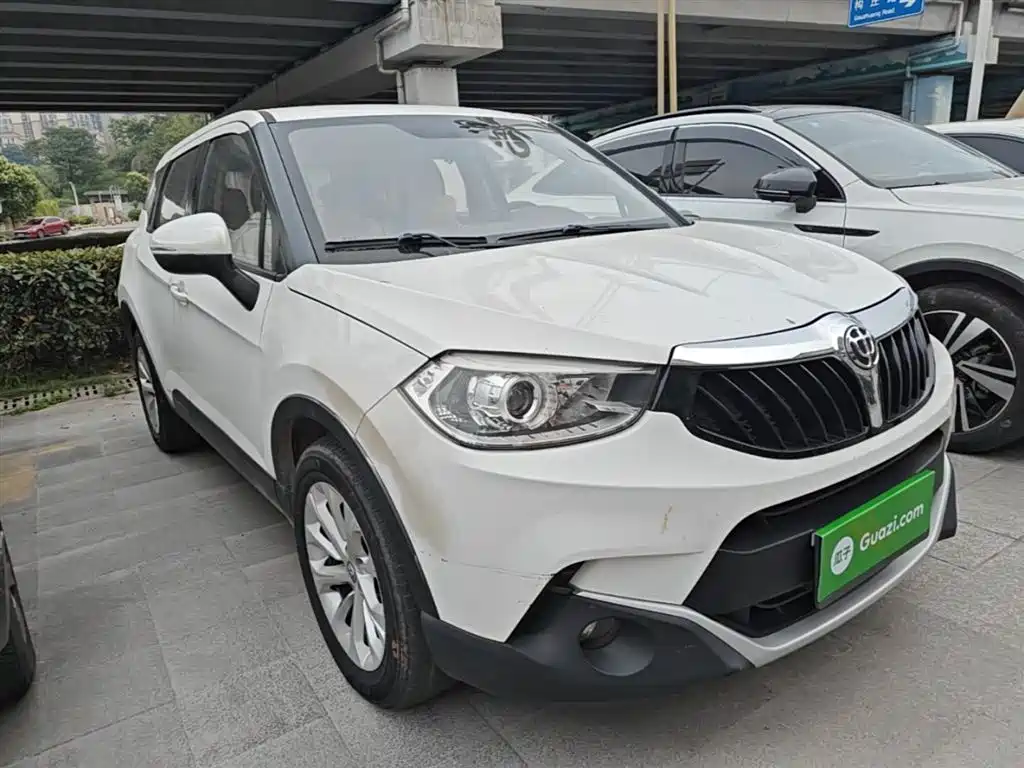 Фото 4 - Zhonghua V3