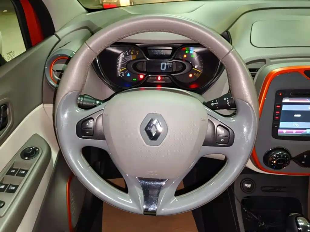 Фото 11 - Renault Captur