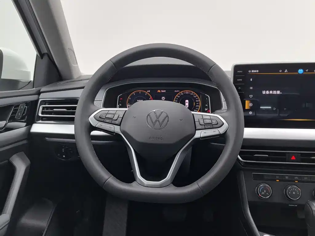 Фото 11 - Volkswagen Lavida