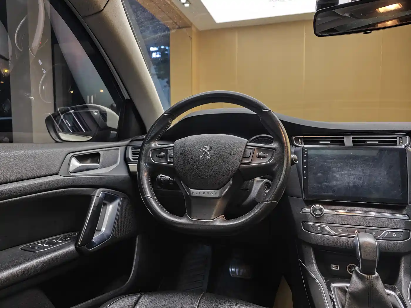 Peugeot 408 2015 Model 1.2T Automatic Luxury Edition фото 15