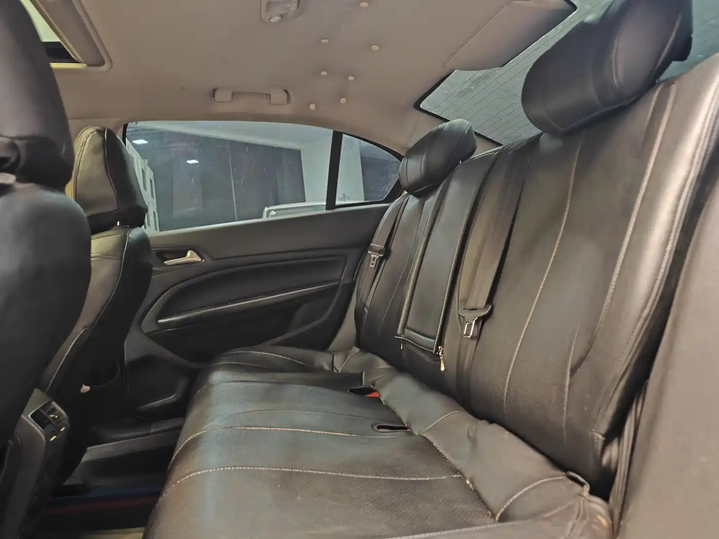 Peugeot 408 2015 Model 1.2T Automatic Luxury Edition фото 23