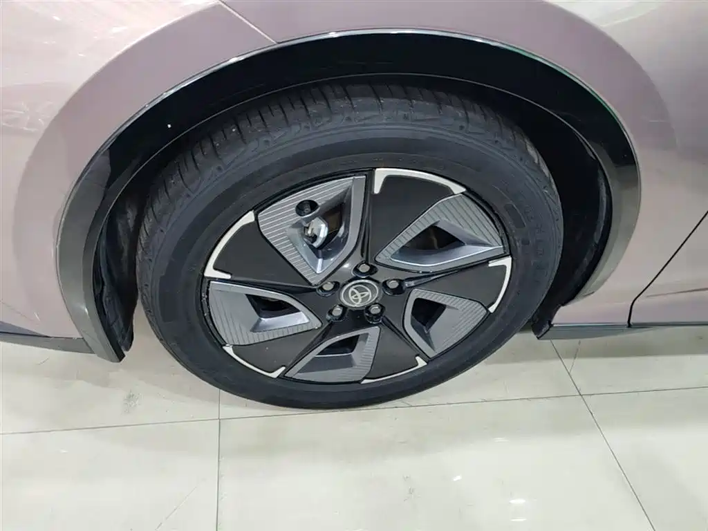 Toyota bZ3 2023 616km Long Range Premium фото 23