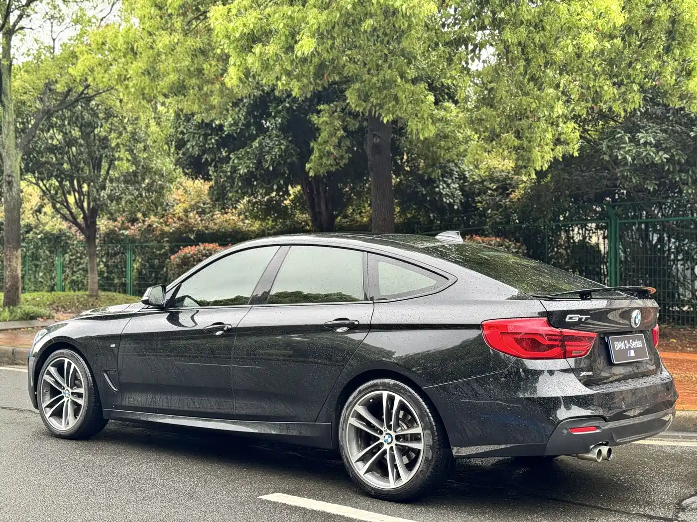 BMW 3 Series GT 2018 330i xDrive M Sport фото 9
