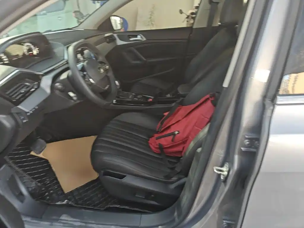 Peugeot 408 2023 2022 1.6T Light Chaser Edition