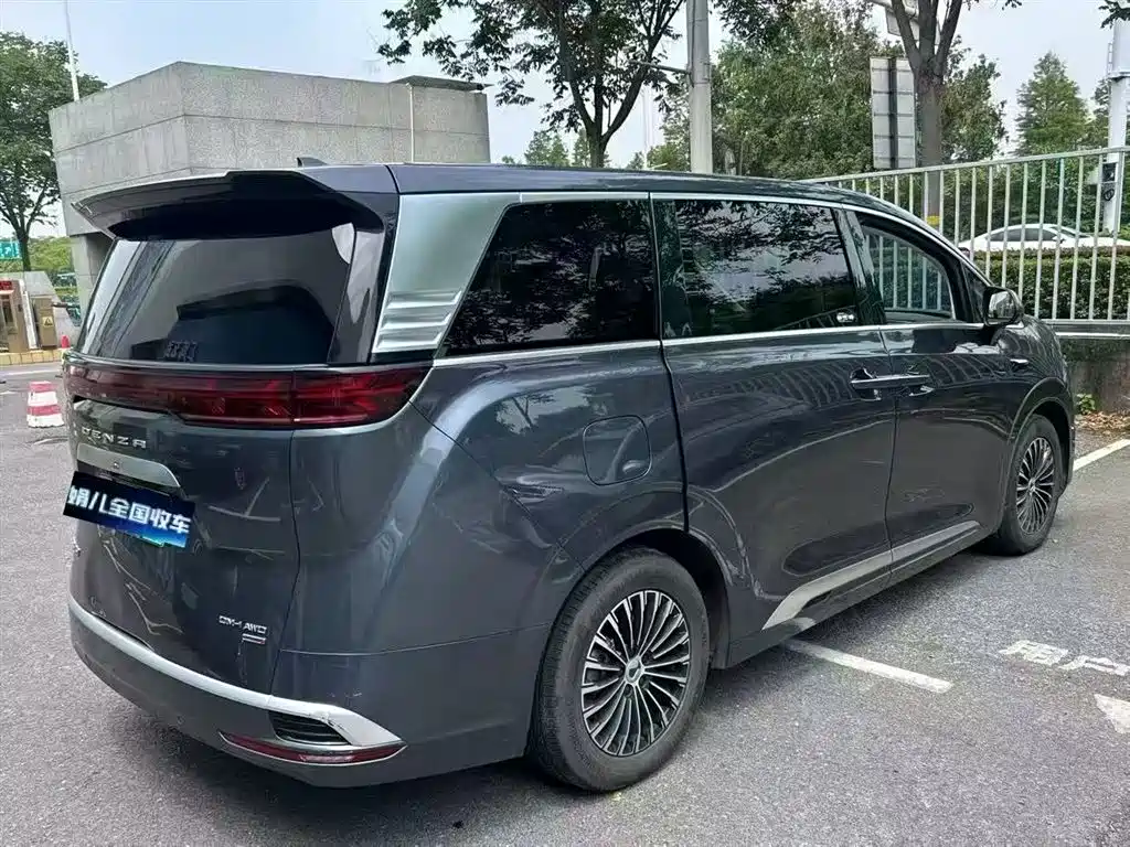 Denza D9 2025 DM-i Smart Drive Edition 1020 AWD Prestige фото 6