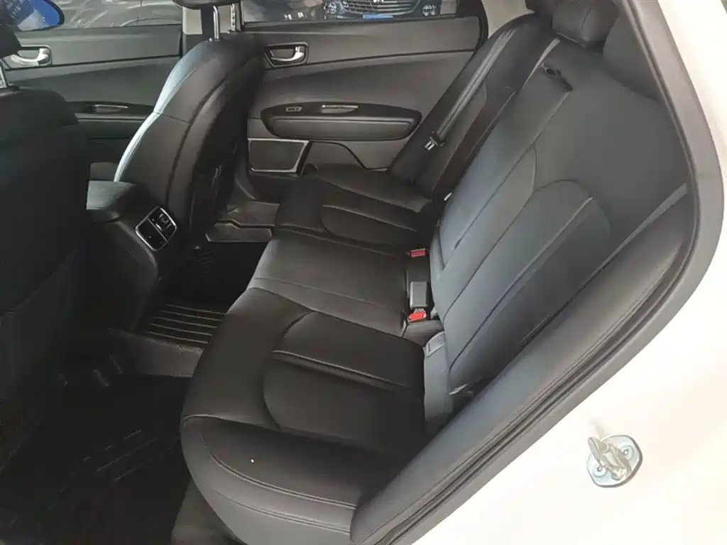 Kia K5 2016 1.6T Automatic LUX фото 17