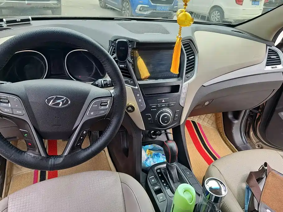 Hyundai Santa Fe 2013 2013 Facelift 2.4L Automatic 4WD Premium