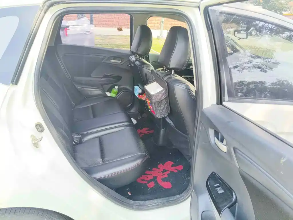 Фото 11 - Honda Fit