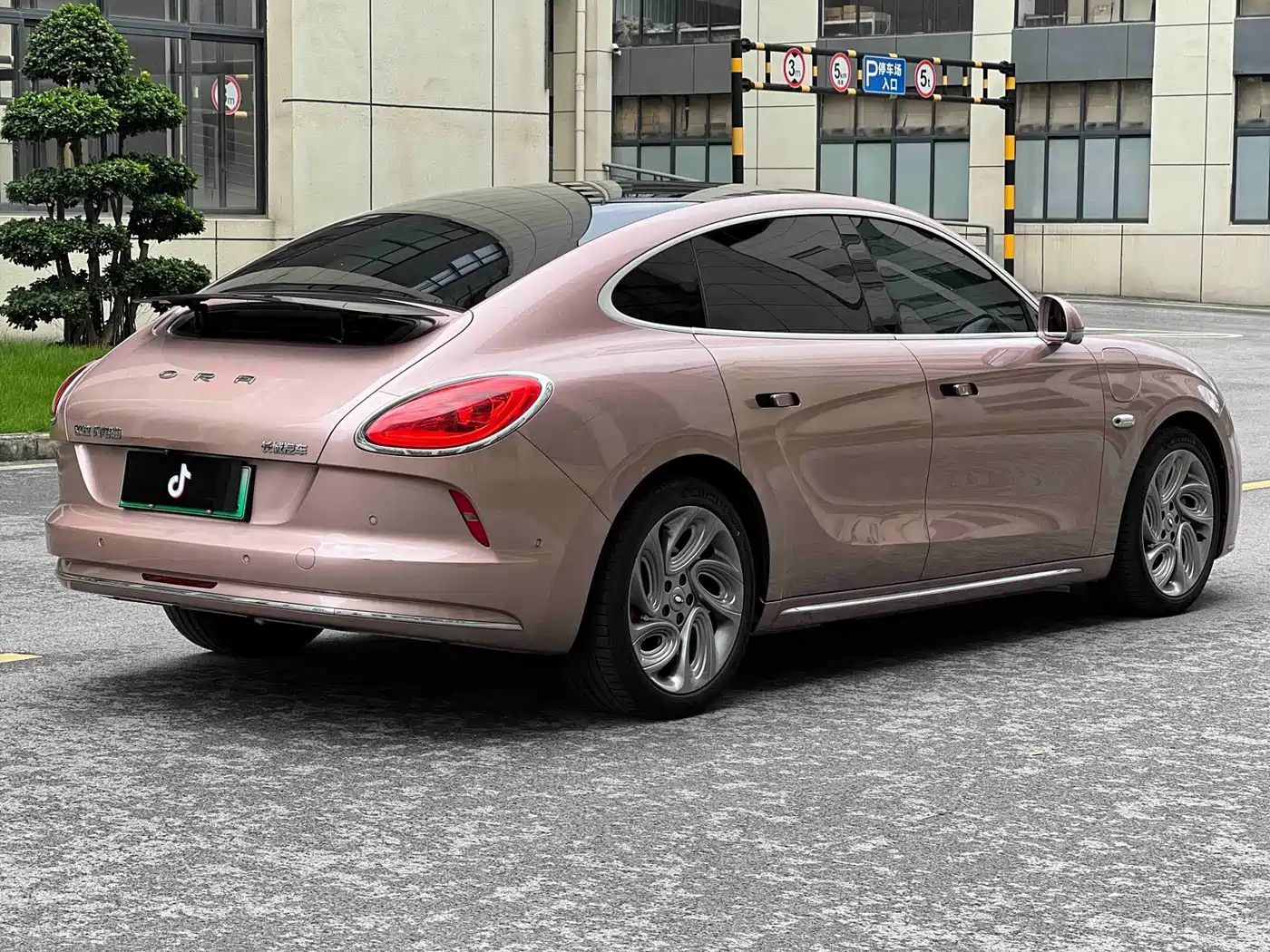Ora Lightning Cat 2023 2022 600km AWD High Performance Edition