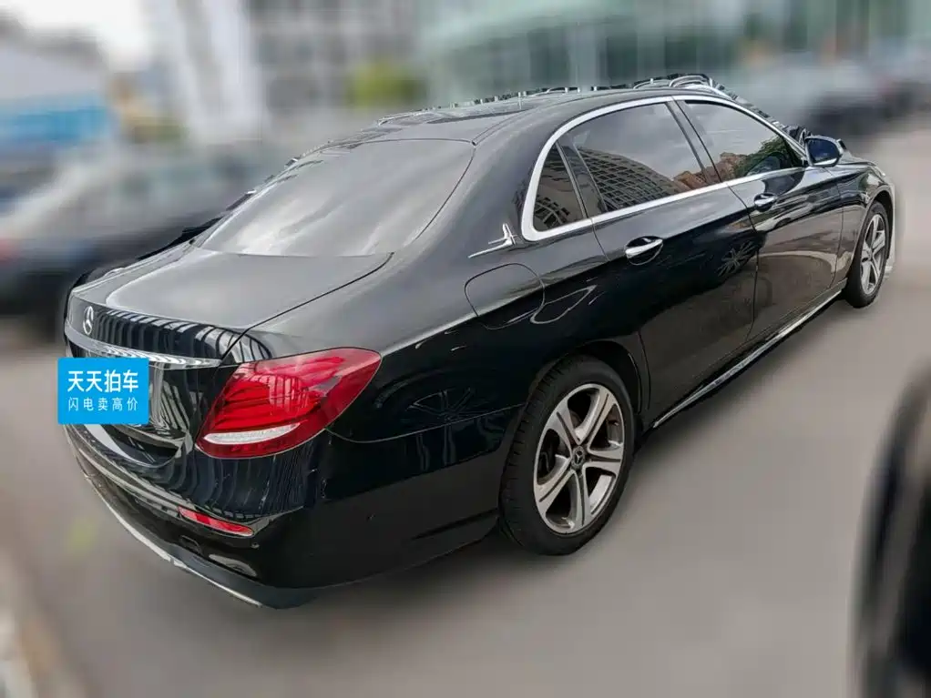 Photo 2 - Mercedes-Benz E-Class