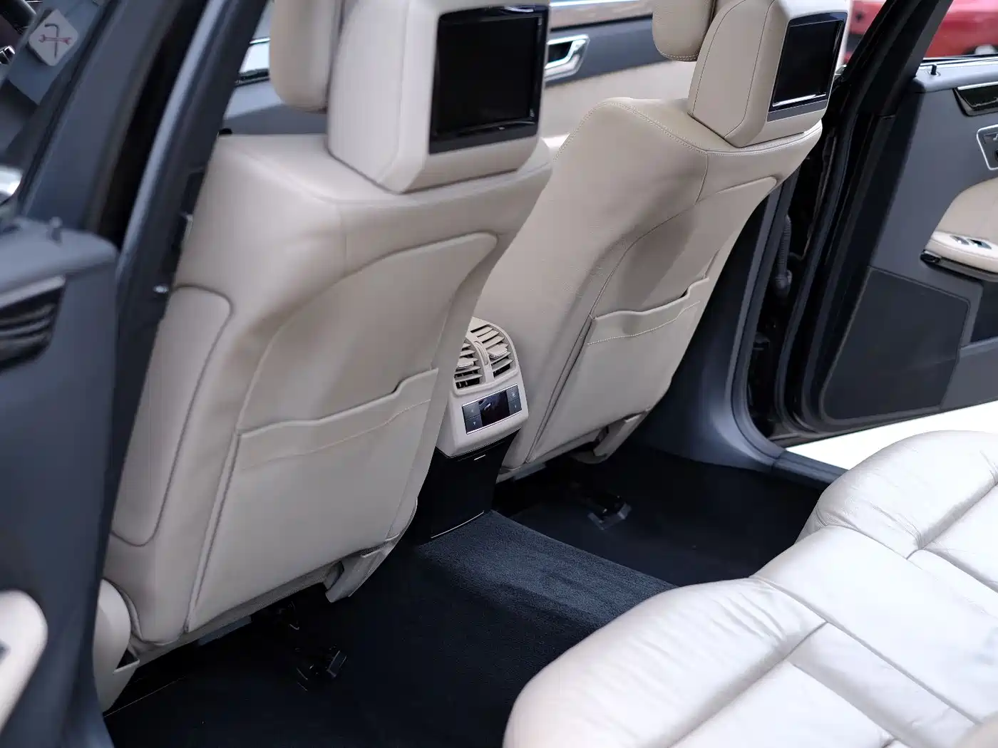 Mercedes-Benz E-Class 2011 E 300 L Fashion Premium фото 31
