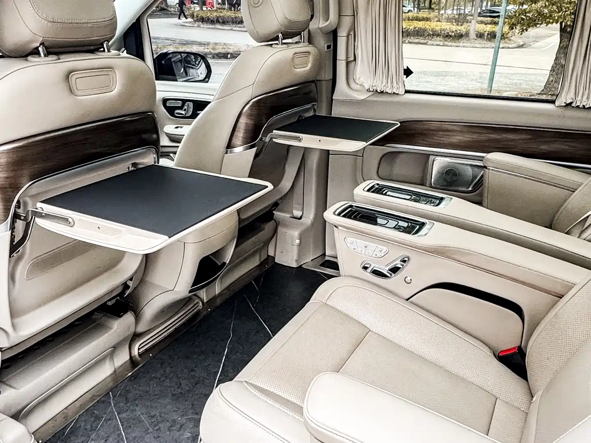 Mercedes-Benz V-Class 2022 V 260 L Long Wheelbase Luxury Edition фото 10