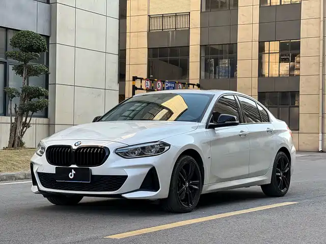BMW 1 Series 2022