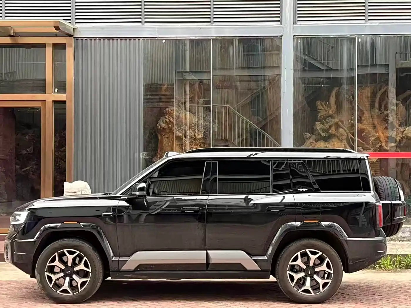 Fang Cheng Bao Leopard 8 2025 Zhiyong Flagship 7-Seater фото 11
