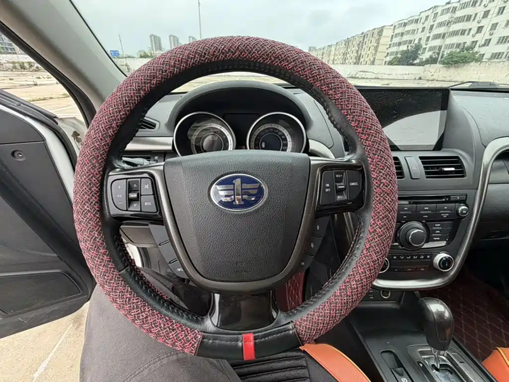 Besturn X80 2015 2015 2.0L Automatic Comfort Anniversary Edition