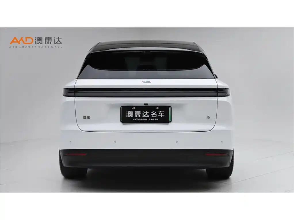 Li Auto i6 2026 2025 4WD Base Model