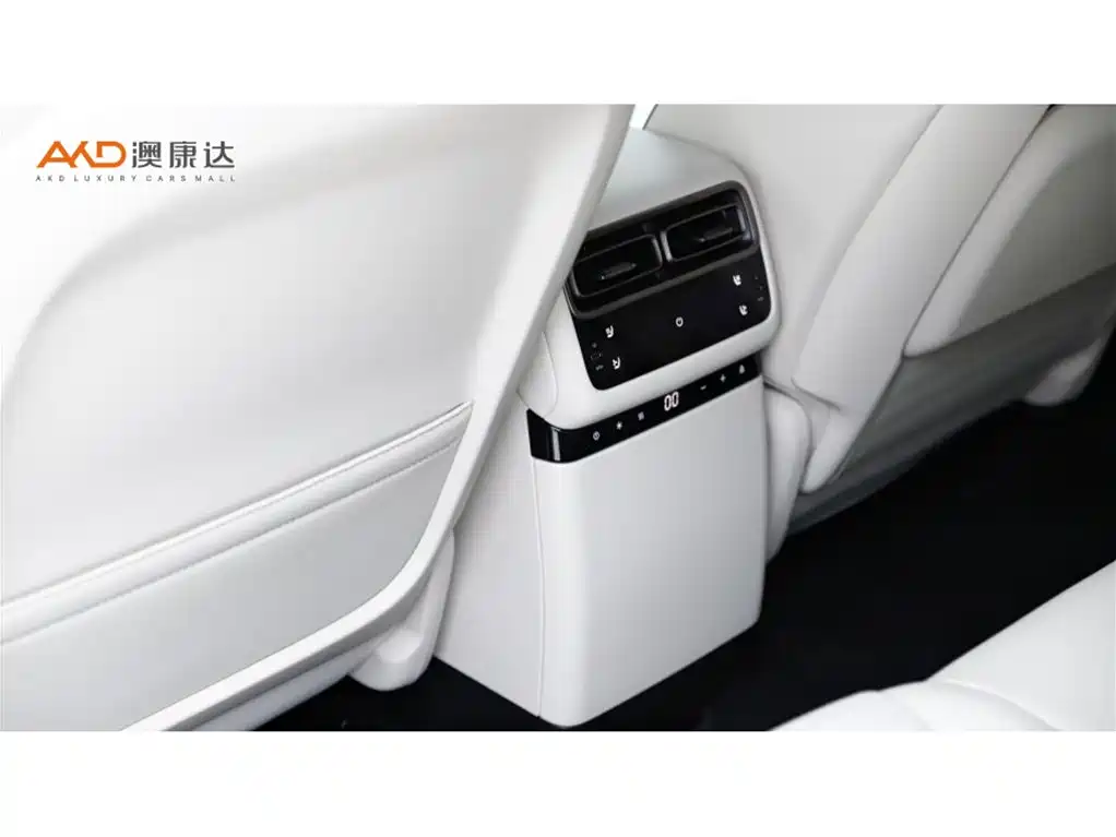 Li Auto i6 2026 2025 4WD Base Model