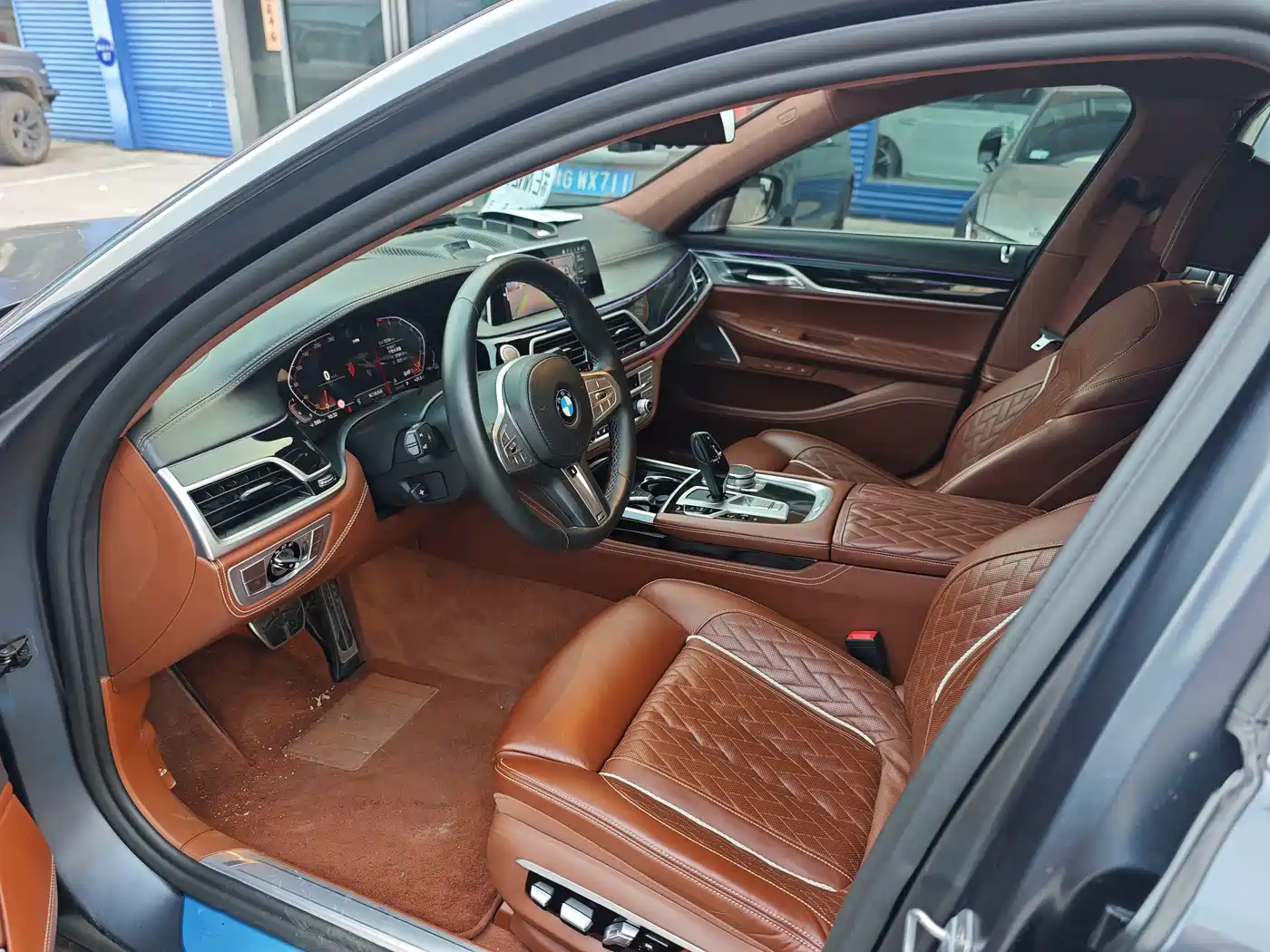BMW 7 Series 2019 740Li xDrive Executive M Sport Package фото 2