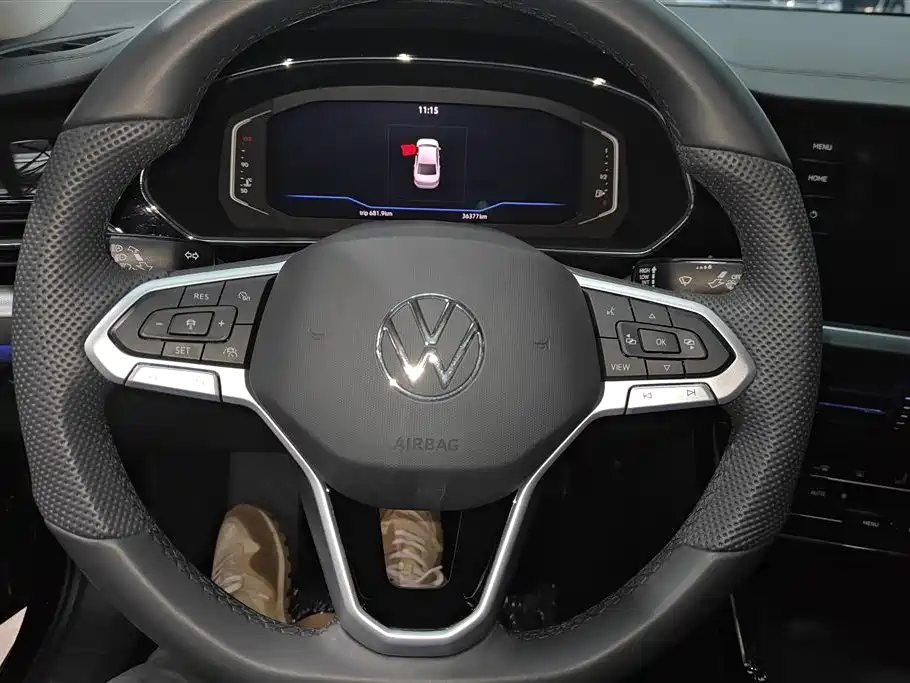 Volkswagen Passat 2024 380TSI Dragon Glory Edition фото 15