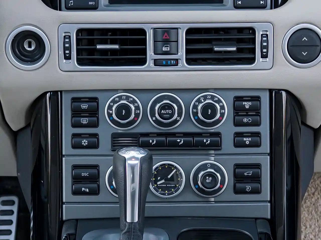 صورة 14 - Land Rover Range Rover